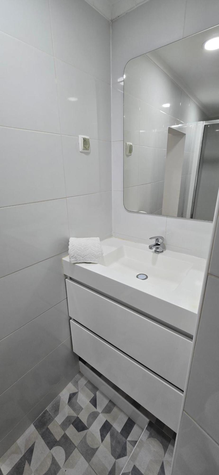Apolonia River View Apartamento